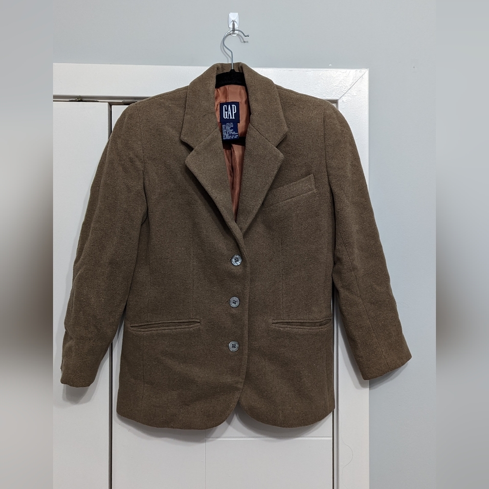 Vintage suede blazer. Timeless and classy, perfect for academia inspired looks.
